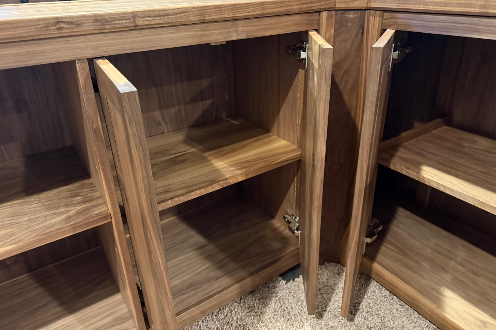 Slow-close doors Slow-close doors